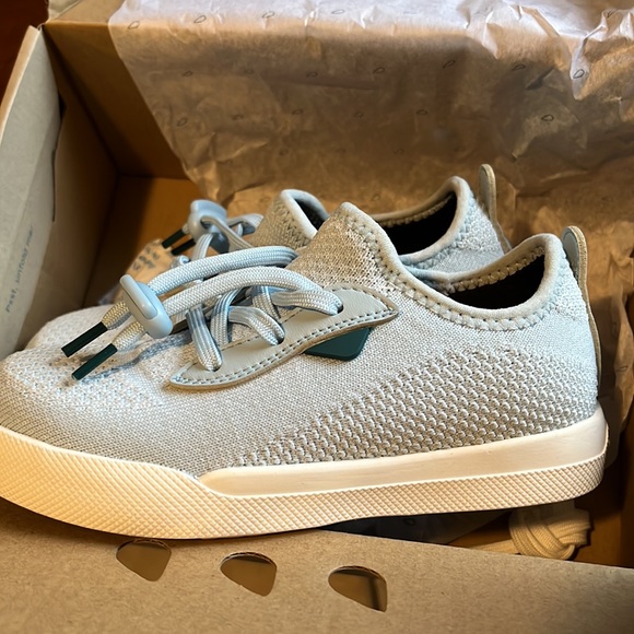 Kids Vessi Shoes - Picture 3 of 4